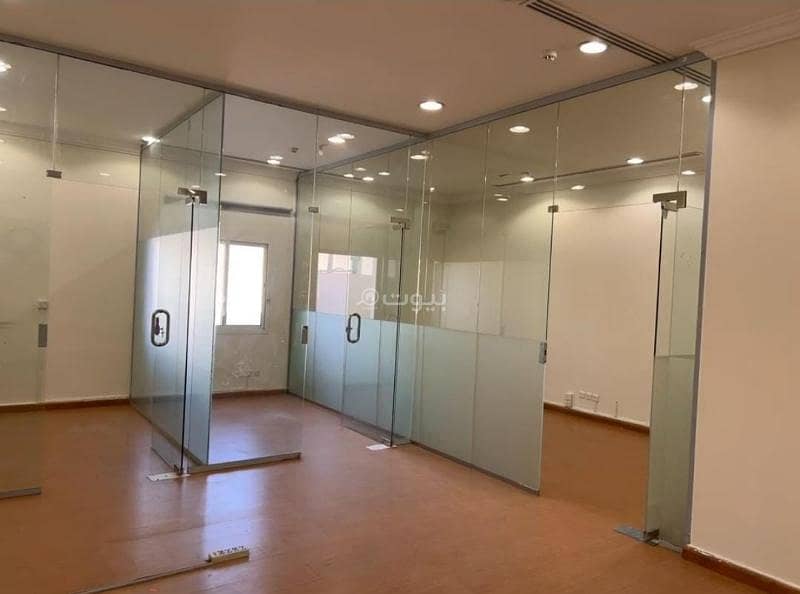مكتب فاخر للإيجار في الربيع، شمال الرياض