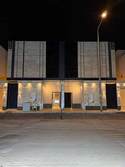 4 Bedroom Floor for Sale in East Riyadh, Riyadh - Distinguished and modern townhouse with installed elevators