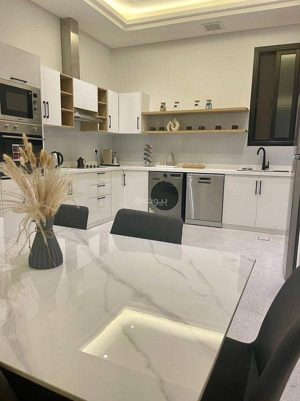 شقة ٣ غرف مؤثثة بالكامل مع مرافق مسابح وجيم في العارض