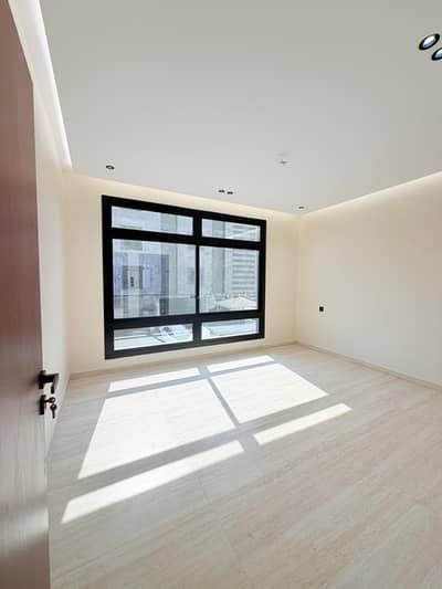 5 Bedroom Apartment for Sale in North Jeddah, Jeddah - An apartment with a modern design and a prime location for sale with full guarantees.