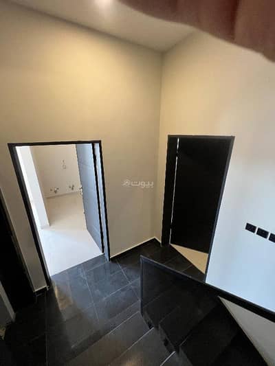 3 Bedroom Floor for Sale in East Riyadh, Riyadh - An ideal unit for the family looking for smart distribution and spacious areas that give each individual their comfort and privacy.