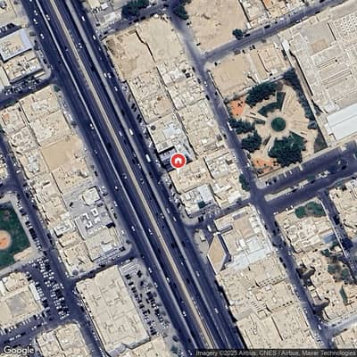 Residential Building for Rent in North Riyadh, Riyadh - Entire commercial building for rent on King Abdulaziz Road consisting of 5 commercial shops and 5 offices. Residential Building for Rent in North Riyadh, Riyadh - Entire commercial building for rent on King Abdulaziz Road consisting of 5 commercial shops and 5 offices.