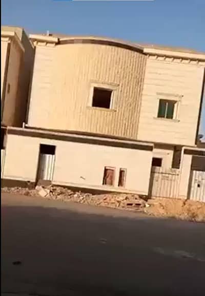 11 Bedroom Villa for Sale in West Riyadh, Riyadh - Villa For Sale in Laban, Riyadh