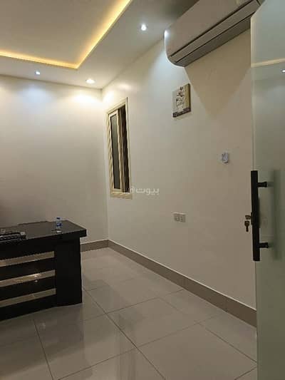 مكتب  للايجار في غرب الرياض، الرياض - للايجار مكتب تجاري مؤثث ومرخص