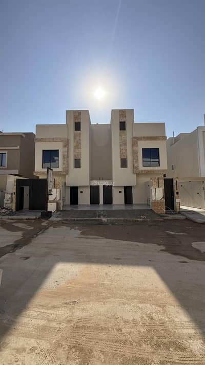 3 Bedroom Floor for Sale in South Riyadh, Riyadh - Floor in South Riyadh，Okaz 3 bedrooms 540000 SAR - 87831253