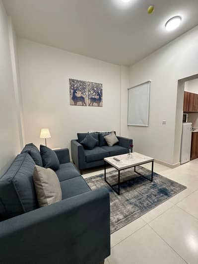 1 Bedroom Apartment for Rent in Al Ulaya, Al Khobar - A distinctive apartment with one room, a hall, and a kitchen for rent
