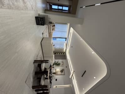 دور 7 غرف نوم للبيع في وسط جدة، جدة - شقق فاخرة بحي الحمراء 7 غرف