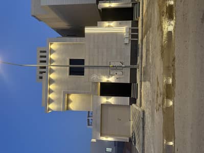 دور 3 غرف نوم للبيع في شرق الرياض، الرياض - دور أول للبيع في الجنادرية، شرق الرياض