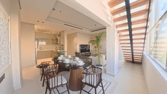 فلیٹ 3 غرف نوم للايجار في شمال الرياض، الرياض - 3 غرف مع سطح في العقيق - ساتل 115