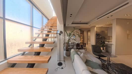 فلیٹ 3 غرف نوم للايجار في شمال الرياض، الرياض - 3 غرف مع سطح في العقيق - ساتل 115