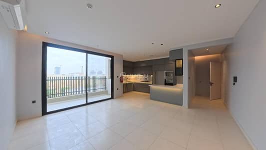 شقة 3 غرف نوم للايجار في شمال الرياض، الرياض - شقة 3 غرف نوم في الملقا مع سطح خاص ونوافذ مشرقة - ساتل