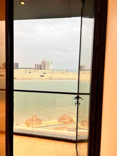 4 Bedroom Apartment for Rent in Al Khour, Al Khobar - A distinctive apartment in Khobar with direct sea views from two angles.