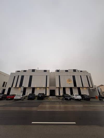 3 Bedroom Floor for Sale in North Riyadh, Riyadh - Townhouse for sale with yard - Al-Arid