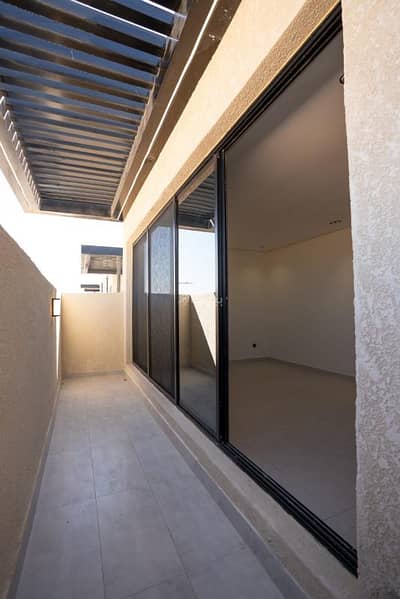 2 Bedroom Floor for Sale in Central Riyadh, Riyadh - An upper floor consisting of 3 bedrooms for sale in Al-Farouq, Riyadh 2 Bedroom Floor for Sale in Central Riyadh, Riyadh - An upper floor consisting of 3 bedrooms for sale in Al-Farouq, Riyadh