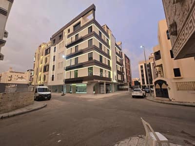 شقة 4 غرف نوم للبيع في شمال جدة، جدة - شقة 4 غرف بحي الروضة على شارعين مع غرفة شغالة أفراغ فوري للبيع