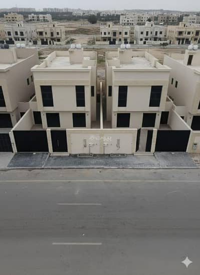 7 Bedroom Villa for Sale in Al Lulu, Al Khobar - Villa for sale in Al Khobar