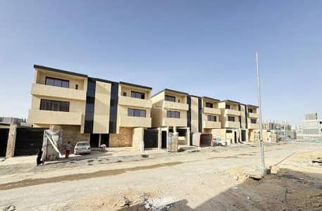 11 Bedroom Floor for Sale in East Riyadh, Riyadh - Floor For Sale in Al Murjan, Riyadh