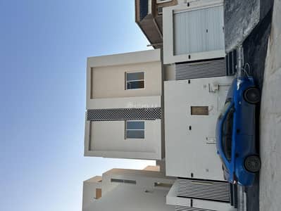 فیلا 3 غرف نوم للبيع في جنوب الرياض، الرياض - للبيع فيلا جديدة بالعزيزية