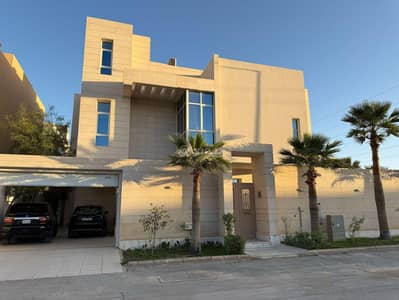 فیلا 7 غرف نوم للبيع في شمال الرياض، الرياض - فيلا راقية للبيع (شبه قصر)