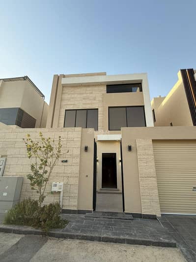 4 Bedroom Villa for Rent in North Riyadh, Riyadh - 4 Bedroom Villa For Rent in Al Qirawan, Riyadh