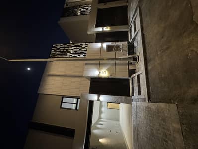 4 Bedroom Floor for Sale in East Riyadh, Riyadh - Floor in East Riyadh，Al Rimal 4 bedrooms 1050000 SAR - 87827897