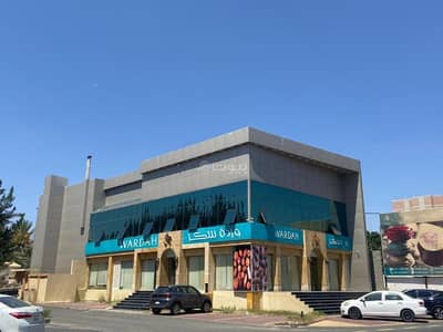 11 Bedroom Villa for Sale in Umm Alarad, Taif - Villa for sale in Um Al-Araak, Taif