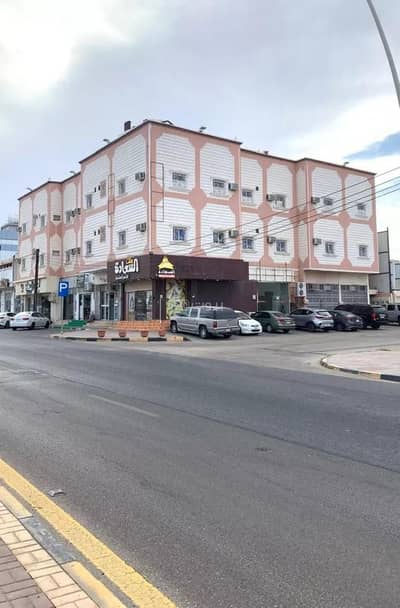 عمارة سكنية 11 غرف نوم للبيع في الضباط، نجران - عمارة للبيع في شارع الملك فيصل ابن عبدالعزيز, حي الضباط, مدينة نجران, منطقة نجران