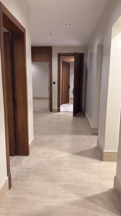 شقة 3 غرف نوم للايجار في الحمراء، الخبر - شقة مكونة من 3 غرف نوم وصالة ومجلس للإيجار في الحمراء