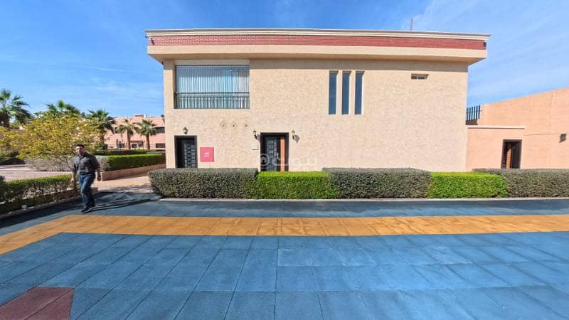 ساتل في كمباوند كرييتف ساتل في كمباوند كرييتف