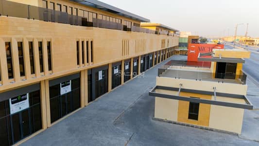 مجمع  للايجار في شرق الرياض، الرياض - مكين سكوير حي الحمراء