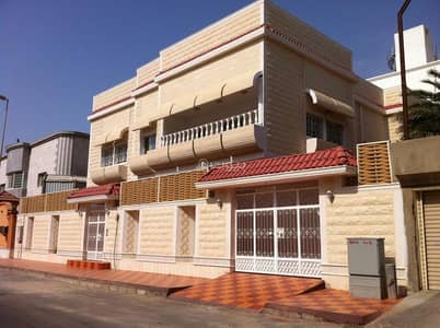 دور 3 غرف نوم للايجار في شمال جدة، جدة - حي المروى