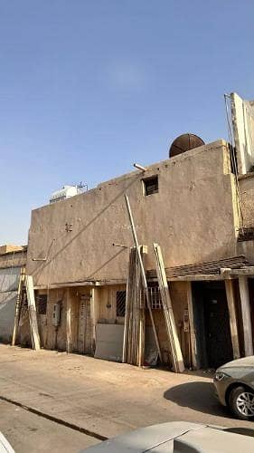 فیلا 9 غرف نوم للبيع في وسط الرياض، الرياض - فيلا للبيع في شارع حميد بن الصباح, حي منفوحة, مدينة الرياض, منطقة الرياض