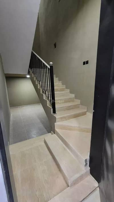 دور 4 غرف نوم للبيع في شرق الرياض، الرياض - طابق للبيع في الجنادرية، الرياض