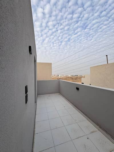 4 Bedroom Villa for Sale in West Riyadh, Riyadh - 5 Bedroom Villa For Sale in Al Mahdiyah, Riyadh