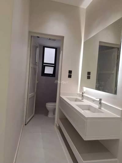 دور 5 غرف نوم للبيع في شرق الرياض، الرياض - دور للبيع في شارع الغصون, حي الجنادرية, مدينة الرياض, منطقة الرياض