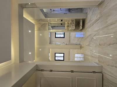 6 Bedroom Floor for Sale in West Riyadh, Riyadh - An upper floor with an apartment in Al-Suwaidi neighborhood