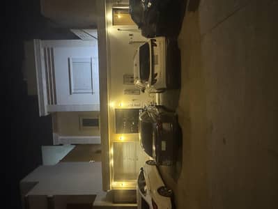 فیلا 5 غرف نوم للبيع في شرق الرياض، الرياض - فيلا مكونة من دور دور وشقة للبيع في القادسية