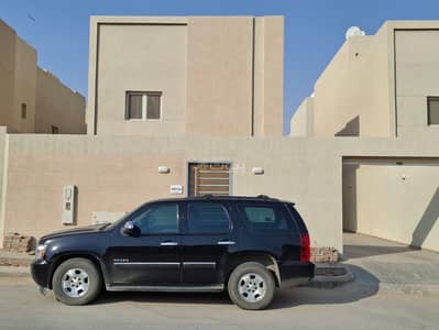 فیلا 4 غرف نوم للبيع في شرق الرياض، الرياض - فيلا مكونة من 4 غرف نوم للبيع في الجنادرية، الرياض