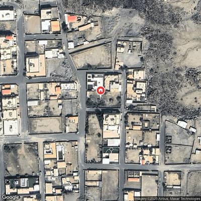 ارض سكنية  للبيع في العمرة، مكة - أرض سكنية ركنية للبيع بحي العمره