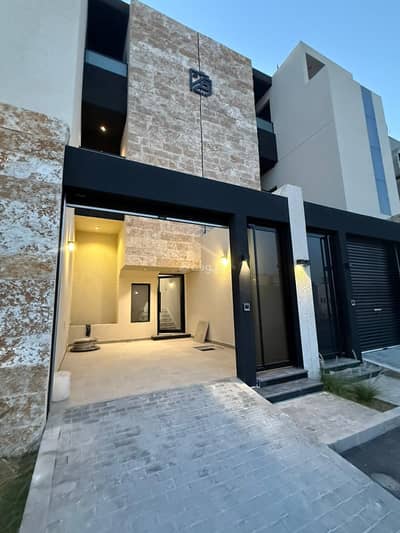 فیلا 4 غرف نوم للايجار في شمال الرياض، الرياض - فيلا تاون هاوس للايجار مميزه