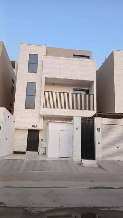 4 Bedroom Floor for Sale in East Riyadh, Riyadh - 4 Bedroom Floor For Sale in Al Munsiyah, Riyadh