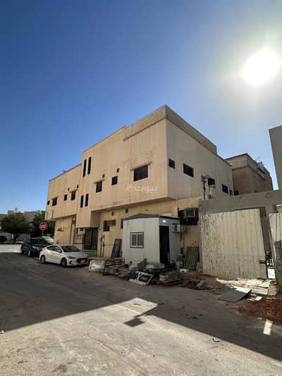 Commercial Building for Sale in Central Riyadh, Riyadh - Commercial residential building for sale in Al-Rabwa, the Golden Square neighborhood.
