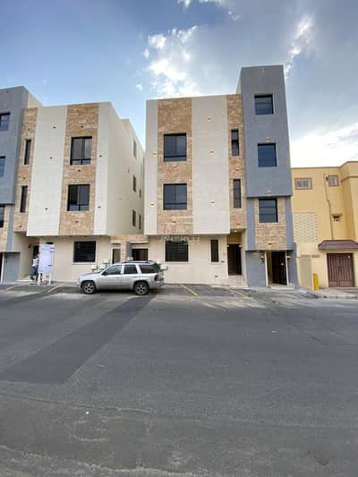 6 Bedroom Apartment for Sale in Al Safa, Abha - Luxury upper apartments for sale in Al-Muwadifin neighborhood - Abha in front of the primary healthcare center in Al-Muwadifin neighborhood
