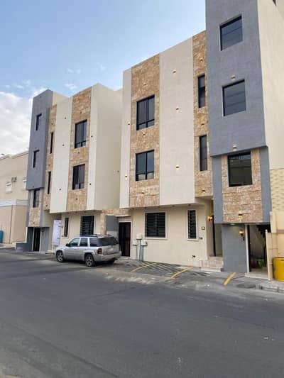 6 Bedroom Flat for Sale in Al Safa, Abha - Luxury ground apartments for sale in the Employees Neighborhood - Abha in front of the primary healthcare center in the Employees Neighborhood