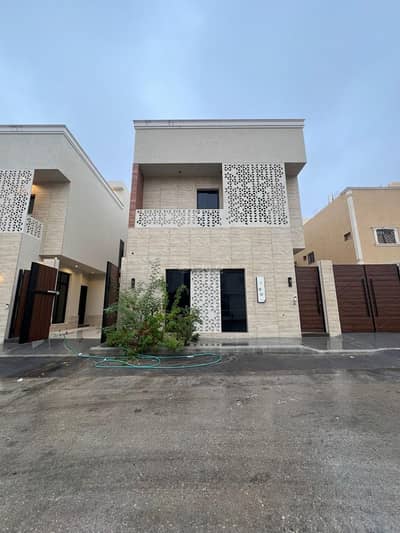 6 Bedroom Villa for Sale in West Riyadh, Riyadh - Beautiful villa in Al Mahdiyah area, area 300