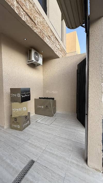 دور 5 غرف نوم للبيع في جنوب الرياض، الرياض - تاون هاوس ارضي مؤثث