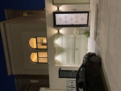 دور 3 غرف نوم للايجار في شمال الرياض، الرياض - دور بمدخل سياره مضلل