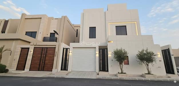 6 Bedroom Floor for Sale in East Riyadh, Riyadh - For sale, an upper floor in a villa in Al-Bayan neighborhood in Riyadh.