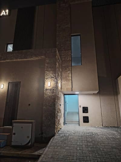 دور 5 غرف نوم للبيع في شرق الرياض، الرياض - شقة مكونة من 5 غرف نوم للبيع في الريمال، الرياض