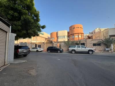 8 Bedroom Villa for Sale in North Jeddah, Jeddah - Villa for sale in Al-Rabwah, Jeddah